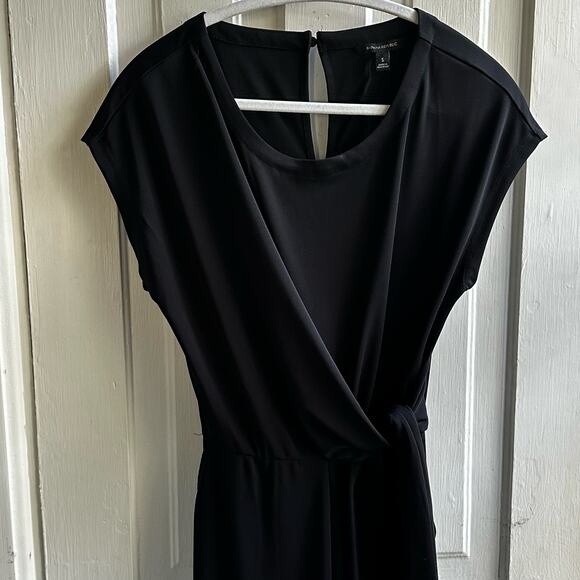 Banana Republic Tie-Front Cropped Jumpsuit Black - Picture 3 of 9